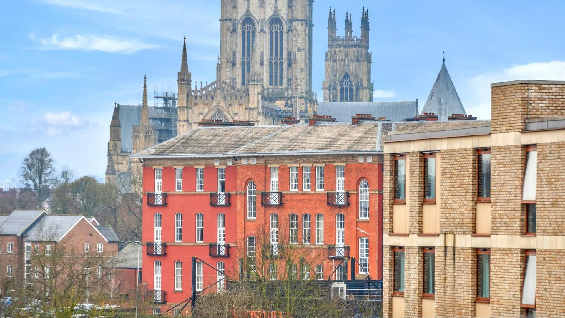 Apartment 47 With Free Secure Parking And Onsite Gym York