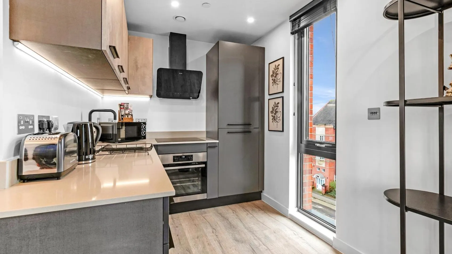 Apartment 47 With Free Secure Parking And Onsite Gym 요크
